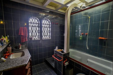 Casa à venda com 300m², 4 quartos e 3 vagasBanheiro