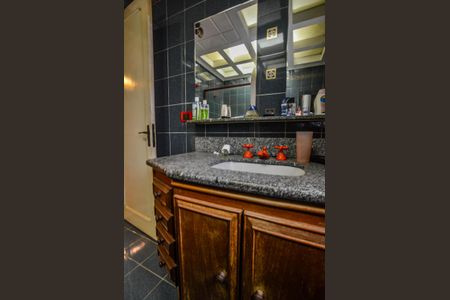 Casa à venda com 300m², 4 quartos e 3 vagasBanheiro