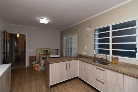 Casa à venda com 210m², 4 quartos e 3 vagas Casa à venda com 210m², 4 quartos e 3 vagasFoto 09