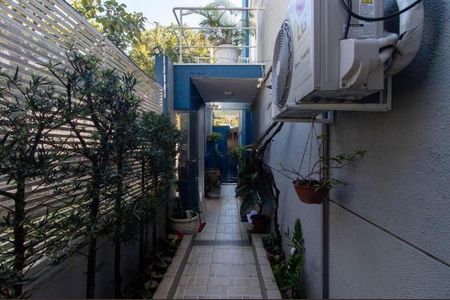 Casa à venda com 210m², 4 quartos e 3 vagas Casa à venda com 210m², 4 quartos e 3 vagasFoto 32