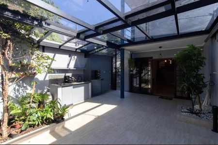 Casa à venda com 210m², 4 quartos e 3 vagas Casa à venda com 210m², 4 quartos e 3 vagasFoto 31
