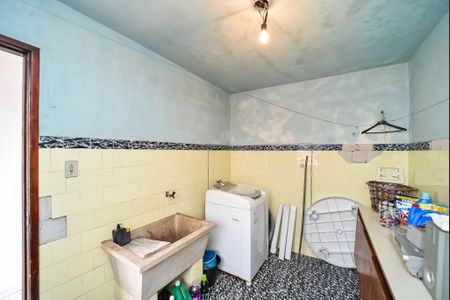 Casa à venda com 270m², 3 quartos e 6 vagasÁrea de Serviço