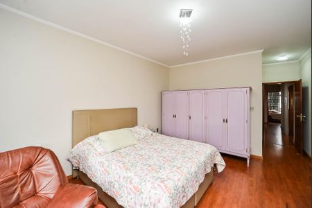 Casa à venda com 270m², 3 quartos e 6 vagasSuíte