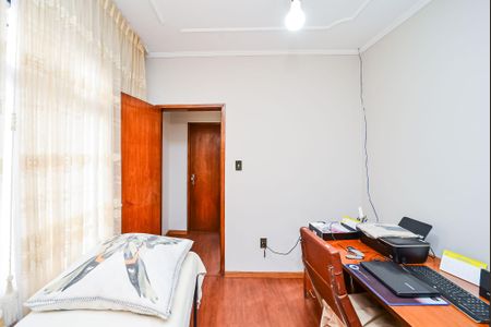 Casa à venda com 270m², 3 quartos e 6 vagasEscritório