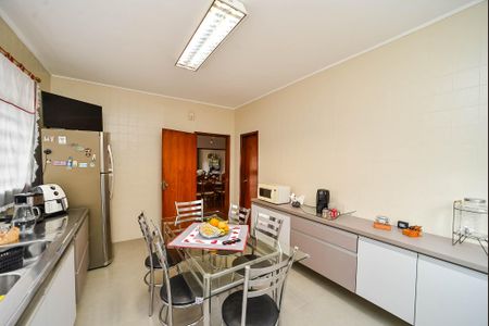 Casa à venda com 270m², 3 quartos e 6 vagasCozinha