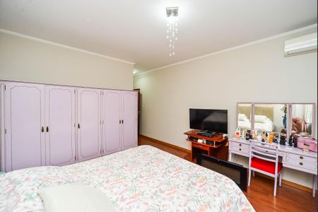 Casa à venda com 270m², 3 quartos e 6 vagasSuíte