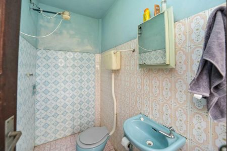 Casa à venda com 270m², 3 quartos e 6 vagasBanheiro de serviço