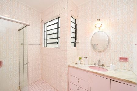 Casa à venda com 270m², 3 quartos e 6 vagasBanheiro da Suíte