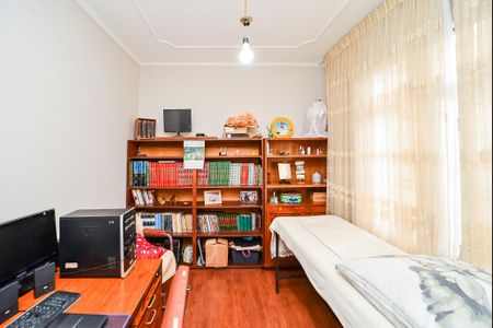 Casa à venda com 270m², 3 quartos e 6 vagasEscritório