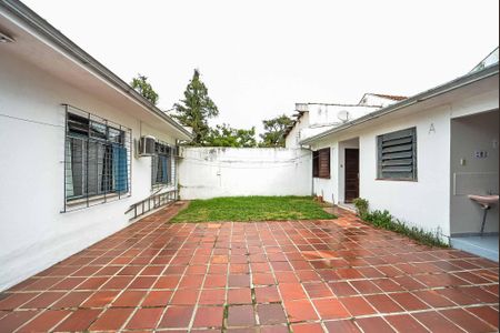 Casa à venda com 270m², 3 quartos e 6 vagasPátio