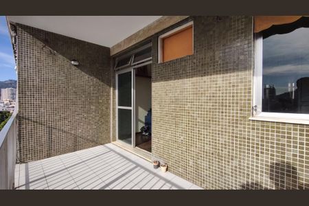 Apartamento à venda com 87m², 2 quartos e 2 vagas Apartamento à venda com 87m², 2 quartos e 2 vagasVaranda da Sala