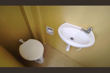 Apartamento à venda com 87m², 2 quartos e 2 vagas Apartamento à venda com 87m², 2 quartos e 2 vagasBanheiro de serviço