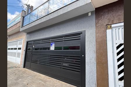 Casa à venda com 176m², 3 quartos e 3 vagasFachada