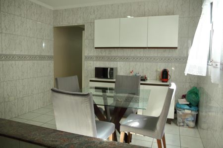 Casa à venda com 176m², 3 quartos e 3 vagasCopa