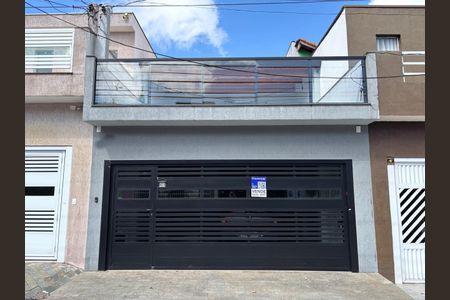 Casa à venda com 176m², 3 quartos e 3 vagasFachada