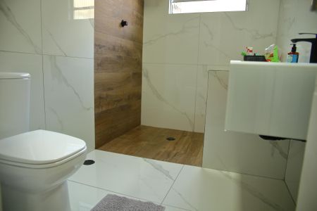 Casa à venda com 176m², 3 quartos e 3 vagasBanheiro Social