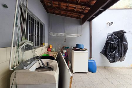 Casa à venda com 150m², 3 quartos e 4 vagasÁrea de Serviço