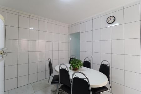 Casa à venda com 140m², 4 quartos e 2 vagas Casa à venda com 140m², 4 quartos e 2 vagasCozinha