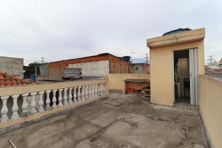 Casa à venda com 140m², 4 quartos e 2 vagas Casa à venda com 140m², 4 quartos e 2 vagasTerraço