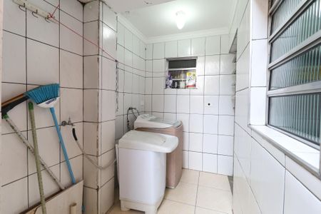 Casa à venda com 140m², 4 quartos e 2 vagas Casa à venda com 140m², 4 quartos e 2 vagasÁrea de serviço