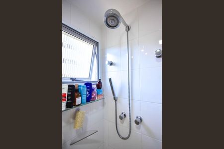 Apartamento à venda com 74m², 2 quartos e 2 vagas Apartamento à venda com 74m², 2 quartos e 2 vagasChuveiro do Banheiro da Suíte