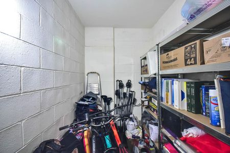 Apartamento à venda com 74m², 2 quartos e 2 vagas Apartamento à venda com 74m², 2 quartos e 2 vagasDepósito