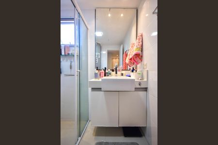 Apartamento à venda com 74m², 2 quartos e 2 vagas Apartamento à venda com 74m², 2 quartos e 2 vagasBanheiro