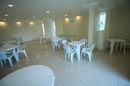 Apartamento à venda com 73m², 2 quartos e 1 vagaÁrea comum