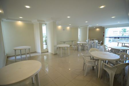 Apartamento à venda com 73m², 2 quartos e 1 vagaÁrea comum