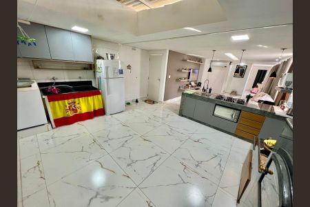 Casa à venda com 100m², 2 quartos e 1 vaga Casa à venda com 100m², 2 quartos e 1 vagaCozinha