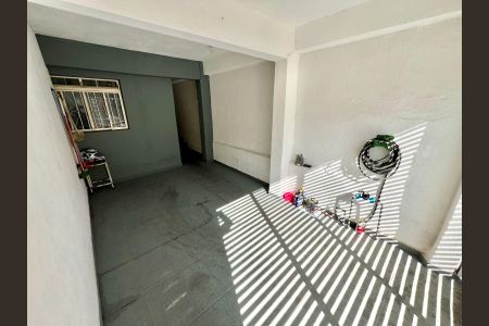 Casa à venda com 100m², 2 quartos e 1 vaga Casa à venda com 100m², 2 quartos e 1 vagaGaragem
