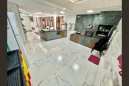 Casa à venda com 100m², 2 quartos e 1 vaga Casa à venda com 100m², 2 quartos e 1 vagaCozinha