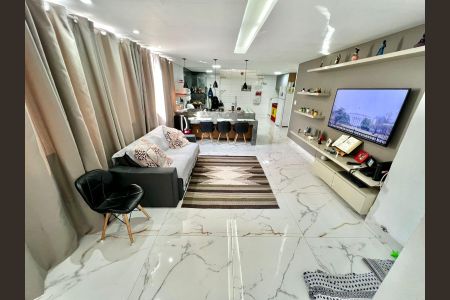 Casa à venda com 100m², 2 quartos e 1 vaga Casa à venda com 100m², 2 quartos e 1 vagaSala