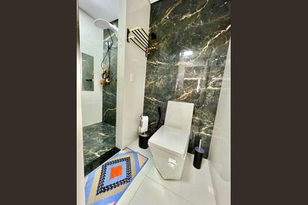 Casa à venda com 100m², 2 quartos e 1 vaga Casa à venda com 100m², 2 quartos e 1 vagaBanheiro