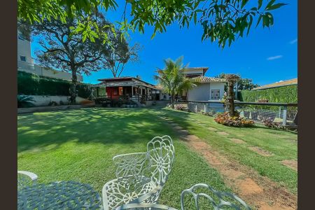 Casa de condomínio para alugar com 800m², 5 quartos e 4 vagasÁrea Externa