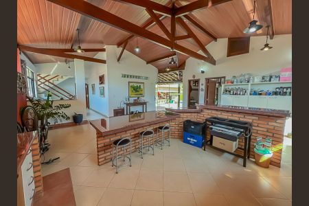 Casa de condomínio para alugar com 800m², 5 quartos e 4 vagasÁrea Externa