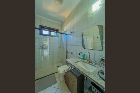 Casa de condomínio para alugar com 800m², 5 quartos e 4 vagasBanheiro Suíte