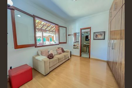 Casa de condomínio para alugar com 800m², 5 quartos e 4 vagasSuíte