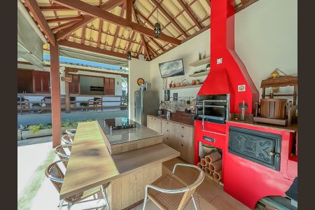 Casa de condomínio para alugar com 800m², 5 quartos e 4 vagasÁrea Externa