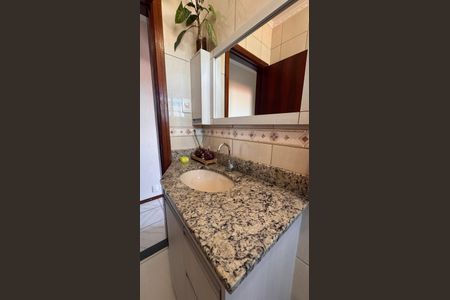 Casa à venda com 110m², 3 quartos e 3 vagasBanheiro 2