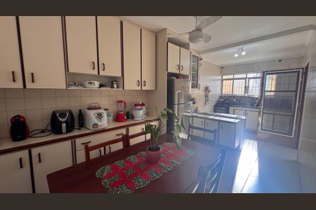 Casa à venda com 110m², 3 quartos e 3 vagasCopa