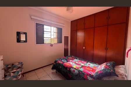 Casa à venda com 110m², 3 quartos e 3 vagasQuarto 3