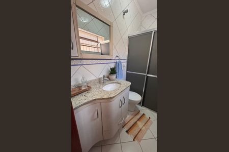 Casa à venda com 110m², 3 quartos e 3 vagasBanheiro 2