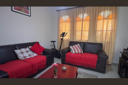 Casa à venda com 110m², 3 quartos e 3 vagasSala