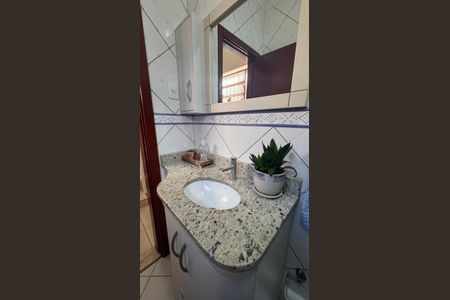 Casa à venda com 110m², 3 quartos e 3 vagasBanheiro 2