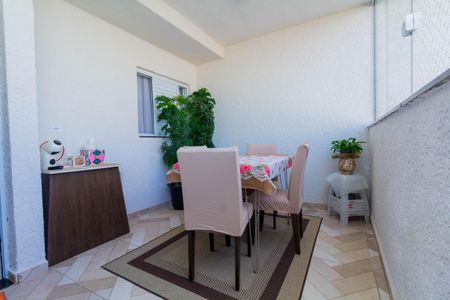 Apartamento à venda com 63m², 2 quartos e 1 vagaVaranda e Área de Serviço