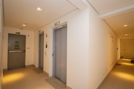 Apartamento para alugar com 60m², 2 quartos e 1 vaga Apartamento para alugar com 60m², 2 quartos e 1 vagaHall Social