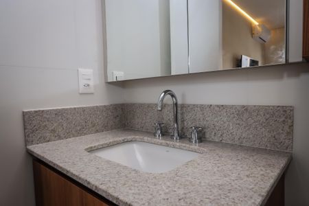 Apartamento para alugar com 60m², 2 quartos e 1 vaga Apartamento para alugar com 60m², 2 quartos e 1 vagaBanheiro da Suite