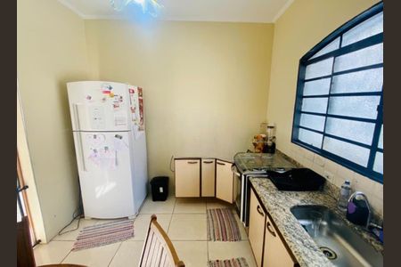 Casa à venda com 190m², 3 quartos e 3 vagas Casa à venda com 190m², 3 quartos e 3 vagasFoto 11