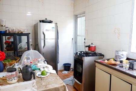 Casa à venda com 150m², 7 quartos e 2 vagas Casa à venda com 150m², 7 quartos e 2 vagasCozinha 2